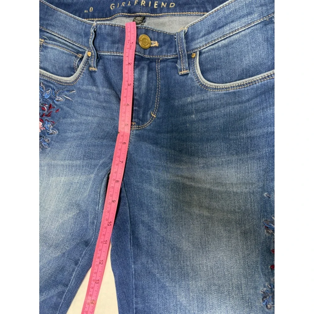 Chicos The Girlfriend Jeans Womens 0 Medium Wash Floral Embroidered Cuffed Slim